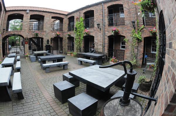 בריג The Exchange Coach House Inn מראה חיצוני תמונה